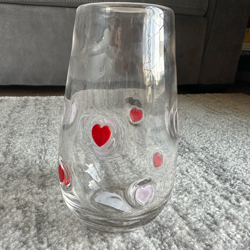 NWT Icon Glass Heart Patterned Vase, Red and Pink Hearts